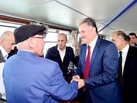 Malatya'da huzurevi sakinlerini tekne turuna çıkarıldı