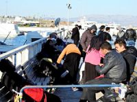 Çeşme'de 54 Suriyeli kaçak göçmen yakalandı