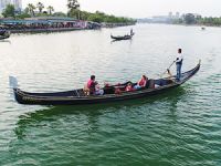 Seyhan Nehri'nde gondol turları düzenleniyor