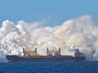 Yanan M/V Cheshire'de kargo tahliyesi başladı