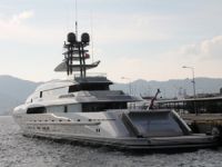 Dünyanın en hızlı alüminyum yatı "Silver Fast" Marmaris'e yanaştı