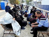 Botları su alan 66 kaçak göçmeni Sahil Güvenlik kurtardı