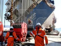 Batık M/V Cabrera, Lavrio Limanı'nda su yüzüne çıkarıldı