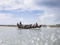 Arakanlı Müslümanları taşıyan tekne alabora oldu