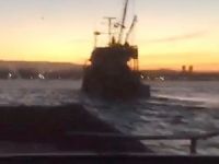 İstanbul Boğazı'nda çapası kopan balıkçı teknesi sürüklendi!