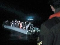 Aydın'da lastik botta 63 kaçak göçmen yakalandı