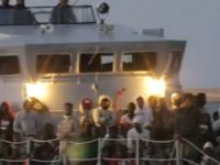 Zliten açıklarında mahsur kalan 299 göçmen kurtarıldı