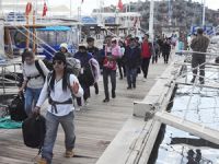 Antalya'dan İtalya'ya kaçmak isteyen 76 göçmen yakalandı