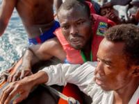 Avrupa'ya kaçmak isteyen 50 göçmen boğularak hayatını kaybetti