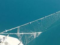 Van Gölü'nde 700 metrelik misina ağı ele geçirildi