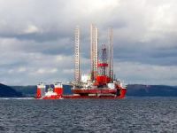 Petrol platformu GSP Saturn'ü taşıyan 'M/V Fjord' gemisi Çanakkale Boğazı'ndan geçti