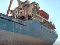 M/V Mercy God gemisinin gövdesi, grafiti duvarına dönüştü