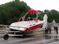 Antalya'da otelin duvarına tekne çarptı