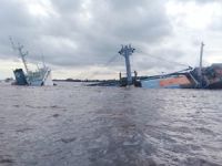 ‘M/V Keneukai’ isimli kargo gemisi Endonezya'da battı