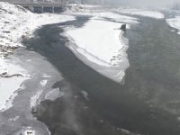 Murat Nehri'nde buz kütleleri oluştu