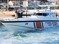 Denizde sürüklenen 42 kaçak göçmeni Sahil Güvenlik kurtardı