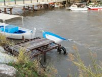 Edremit Körfezi'nde kuvvetli yağış teknelere zarar verdi