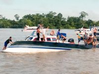 Endonezya’da alabora olan yolcu teknesinden 42 kişi kurtarıldı