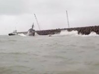 "Demavend" isimli savaş gemisi dalgakırana çarptı