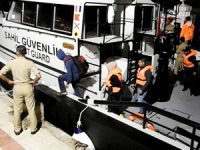 Çeşme'de 3 operasyonda 129 göçmen yakalandı