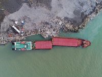 Karaya oturup ikiye bölünen 'M/V BERRA G' havadan görüntülendi