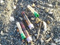 Zonguldak'ta dalgaların taşıdığı çöpler kıyıya vurdu