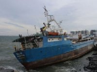 M/V TALLAS Zeytinburnu Sahili'nde karaya oturdu