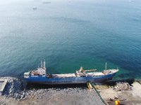 Karaya oturan M/V TALLAS, havadan görüntülendi