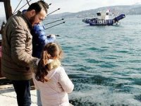 İstanbul Boğazı denizanalarıyla kaplandı