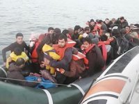 Dikili açıklarında 60 kaçak göçmen yakalandı