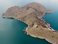 Akdamar Adası'na gölün altından 'tatlı su' taşınacak