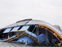 Nijerya'da tekne alabora oldu, 14 kişi hayatını kaybetti