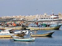 İran, Katar'a ait balıkçı teknelerini durdurdu!