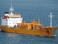 M/T Queen, İzmit Körfezi'nde tehlike yaratıyor