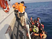 Kuşadası Körfezi’nde 33 kaçak göçmen yakalandı