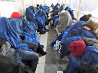 İzmir'den Yunanistan'a geçmeye çalışan 51 kaçak yakalandı