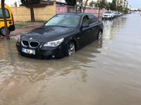 Antalya'da sağanak yağış, hayatı felç etti