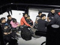 Sürat teknesinde 11 kaçak göçmen yakalandı