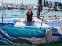 Yarış yelkenlerini boyayarak sanatını denize taşıdı