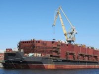 Dünyanın ilk yüzer nükleer santraline yakıt yüklenecek