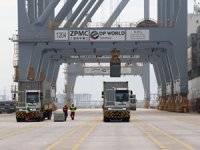 Parmaklarının ucunda dünyanın yükünü taşıyorlar