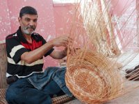 Sahiller, romanların ördüğü ürünlerle güzelleşiyor