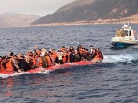 Dikili açıklarında 50 kaçak göçmen yakalandı