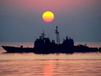 Doğu Çin Denizi'nde tartışmalı sularda gerginlik yaşanıyor