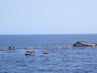 Yemen açıklarında Afrikalı göçmenleri taşıyan tekne battı: 40 ölü