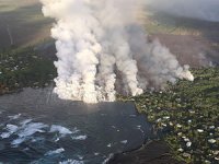 Lavlar denizi doldurdu, yeni karalar oluşuyor