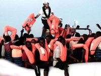 İtalya, 629 göçmeni taşıyan kurtarma gemisini limana almıyor