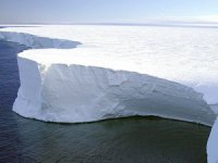 Antarktika'da 25 yılda 3 trilyon ton buzul eridi