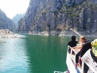 Şahinkaya Kanyonu, tekne sahiplerinin yüzünü güldürüyor