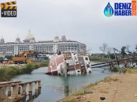 Manavgat Irmağı'nda tur teknesi yan yattı